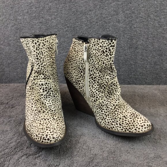 Very Volatile Feverdream Chocolate Chip Pony Hair Spotted Booties Sz 6.5 - Picture 2 of 12